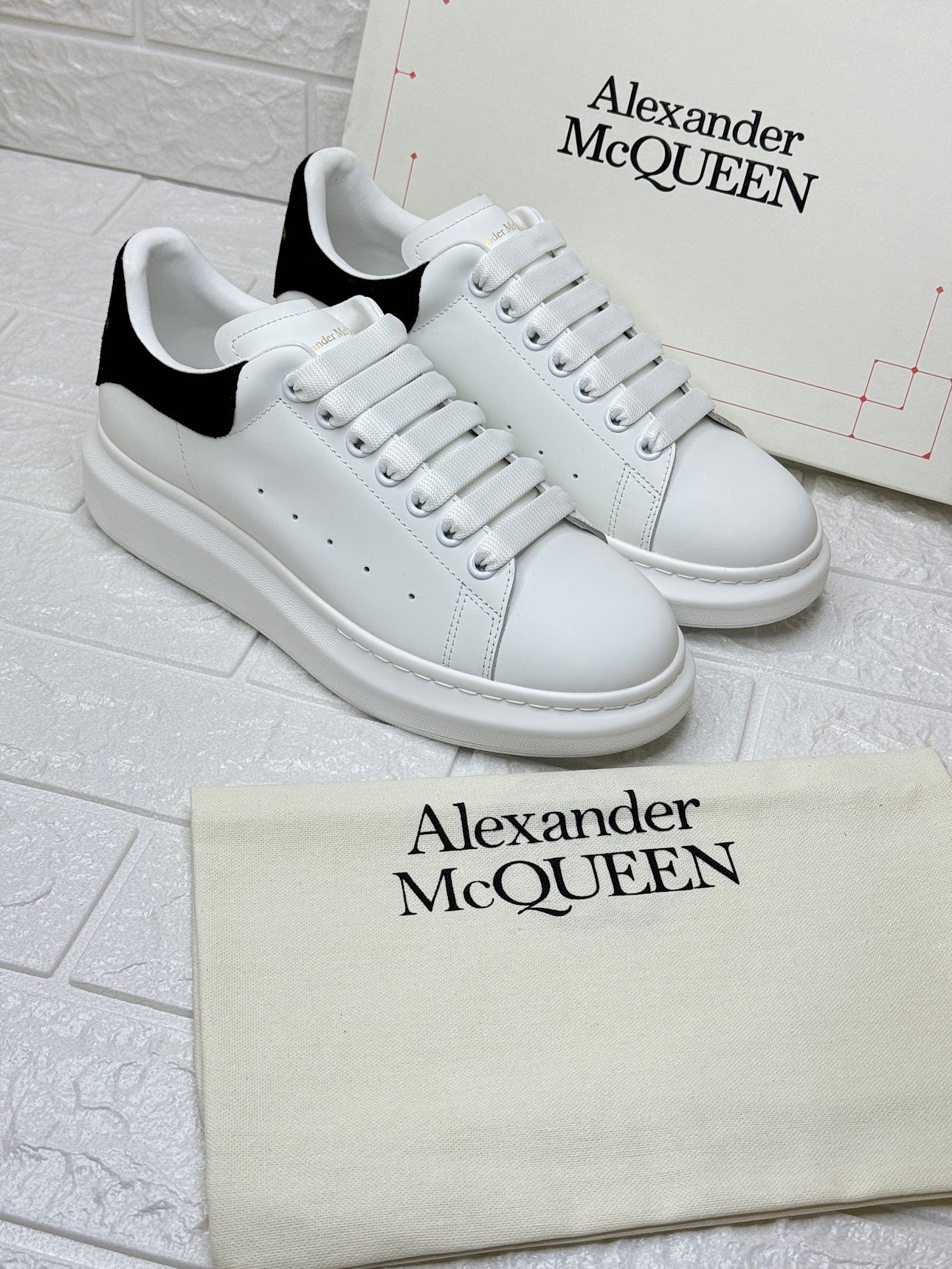 Alexander McQueen Larry