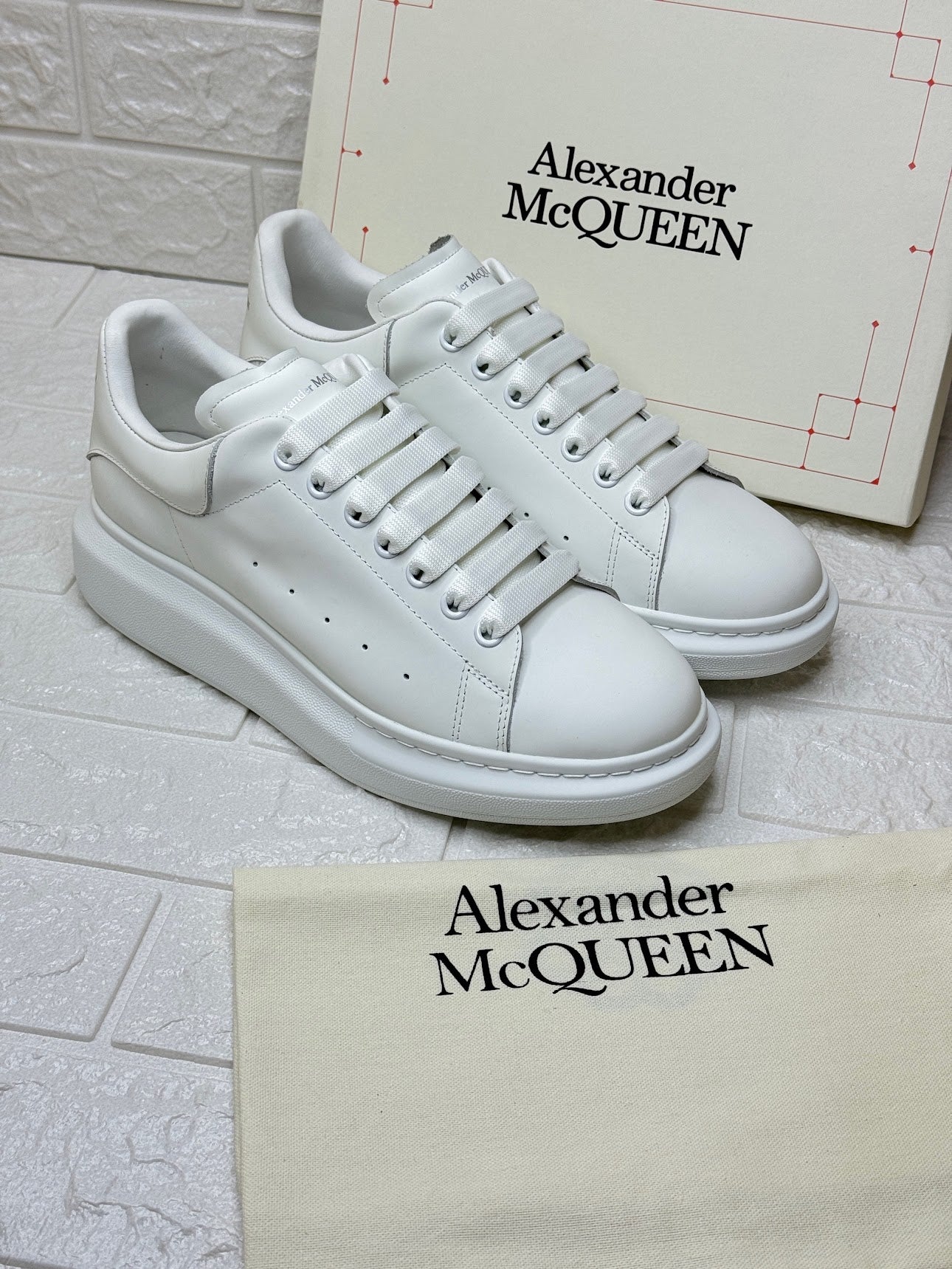Alexander McQueen Larry