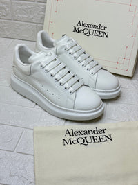 Alexander McQueen Larry